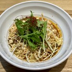 八幡麻婆 雅 - 汁なし担々麺 辛さ増し(900+100円)