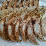 ぎょうざ専門店 赤萬 三宮店 - 