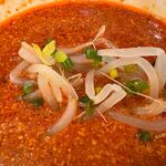 蒙古タンメン中本 - 冷やされた茹でモヤシもいただきます！