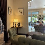 LE GRAND - 黃昏時分，彷彿置身於慵懶的新加坡酒店氛圍（純屬個人幻想）