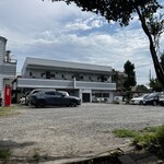 丸長 - 駐車場。