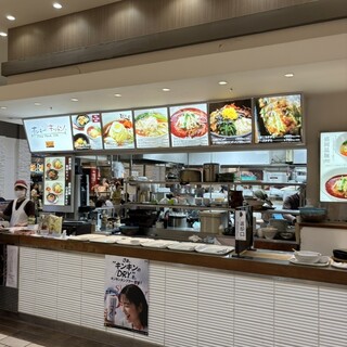 ぴょんぴょん舎オンマーキッチン_2