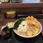 二月堂 - 冷やし鶏天ソバ（大盛り）¥1200