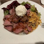 ステーキライスとカレーの店 センタービーフ 新宿三丁目店 - Lサイズ、プラス240円のサラダライス