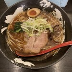 さっぽろらぁめん くわの実 - しょうゆらぁめん（ランチメニュー） 650円+味玉50円