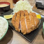 とんかつ檍のカレー屋 いっぺこっぺ 西新宿店 - 