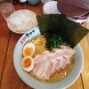 横浜らーめん 吉田家 - チャーシューらーめん1300円 中盛120円 大ライス330円