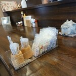 とんかつビストロ 肉のマルコウ - カウンター席の様子