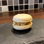 French Bistro un seul - アミューズ：マカロン