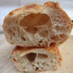 メゾン・カイザー - バゲット モンジ断面断面）