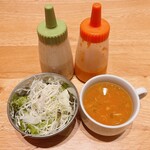 明和ナンカレーハウス - セットサラダ、スープ
