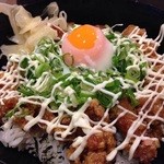 ととや - マグロ竜田揚げ丼(温泉たまご入り)10月限定メニュー