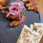 LAS DOS CARAS MODERN MEXICANO Y TACOS - 