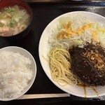 たこ焼・駄菓子 ぷるぷる - 日替わり定食(890円)