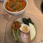 焼肉OGAWA - 〆のユッケジャンクッパ、冷麺ハーフ