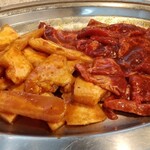 南大門 - 左から　ミノサンド　ツラミ