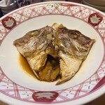 すし 八咫 - 鯛の姿造りの頭の部分