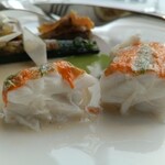 フィリップ・ミル 東京 - 花ズッキーニを纏った天然鱸　野菜のファルシー　オゼイユとシャンパンソース