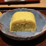 鳥匠 いし井 - 土佐ジローの卵を使った、チキンコンソメスープの卵焼き