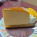 キャズエトコルネ ベイクショップ - チーズスフレタルト　580円