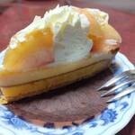 キャズエトコルネ ベイクショップ - 桃のフレッシュタルト　600円