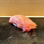 312995112 - 留萌産　マグロの漬け