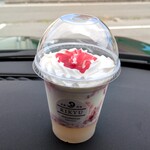 京都利休の生わらび餅 - ドリンク写真:わらび餅ラテ いちご