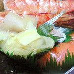 幸ちゃん寿司 - それぞれのネタが大きい。