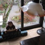 茶房 天井棧敷 - サンタと室内ランプ