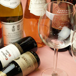 レストラン マリー - 白赤ともに色々ワイン取り揃えております。