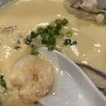 テング酒場 - 鶏ももに海老まで入ってた！！