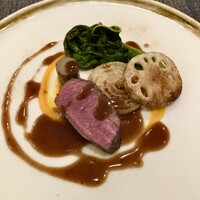 スープとカレー ボンジョルネ - ●ヴィアンド（肉のメイン）
                    エゾ鹿もも肉のポワレ
                    ポワブラードソース
                    レンコン・玉ねぎ