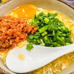 麺紡 - 冷やしニラ玉肉味噌あんかけうどん