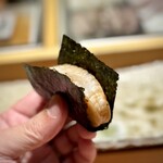 匠 進吾 - 磯辺焼きと絶妙な相性の良さを見せる、平貝。
      醤油の香ばしさは、たまらんですね(^^)