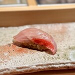 匠 進吾 - この日は全般的に、塩梅の良さが光ります。
      この金目も、旨味に好感度が高しですね。