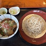 そば処みよし - 山麓そば。妻さんの好きな山麓そば。