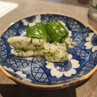 ON the TABLE CHINESE - 