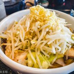ヨコクラうどん - ニンニクマシマシ三郎系うどん
