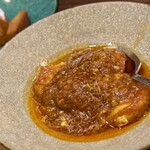 ドラゴン ショクドウ - ぷりっぷりのエビチリと揚げパン。