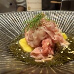 雪花菜 - しゃぶしゃぶとあわふ　もずく酢を敷いて