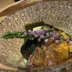 雪花菜 - 蝦夷泡の酒蒸し　トモサンカク炭火焼き　余市雲丹
      枝豆