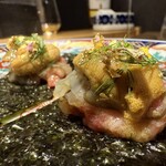 雪花菜 - トモサンカク　ボタンエビ塩辛　雲丹　昆布締めのマイカを有明海苔で巻いて