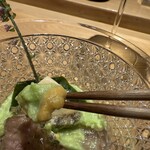 雪花菜 - 蝦夷泡の酒蒸し　トモサンカク炭火焼き　余市雲丹
      枝豆