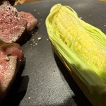 雪花菜 - トモサンカク　牛タンを
      和風の香味ソース　フランスのゲランド塩　生のグリーンペッパー　野菜味噌で