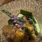 雪花菜 - 蝦夷泡の酒蒸し　トモサンカク炭火焼き　余市雲丹
      枝豆