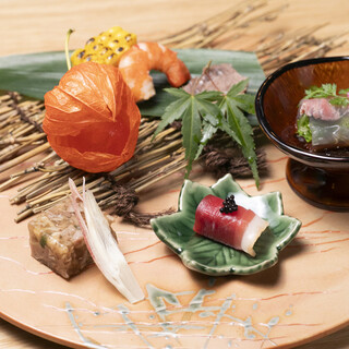 自慢の“京鴨”にて仕上げる、店主のこだわりが詰まった逸品料理