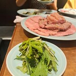 焼肉 静龍苑 - わかめサラダ