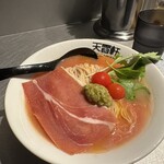 天雷軒 四ツ谷本店 - 冷製生ハムトマト塩ラーメン1000円