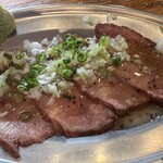 がんばれニッポン馬肉道場 馬喰ろう - 馬タンねぎ塩ユッケ