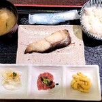 海鮮居酒屋 善進丸 - 銀ダラ西京焼き定食1000円米が不味い。